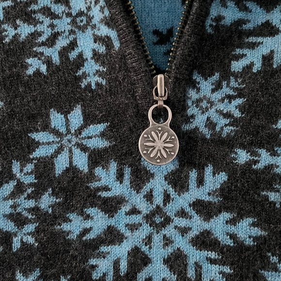 Neve Dark Charcoal Gray and Blue Snowflake 1/4 Zip Wool Sweater, Size M - Picture 3 of 14